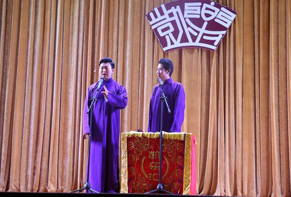 1494833430812310.jpg 班主凯文和振董《学外语》_看图王_副本.jpg